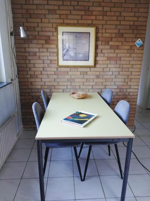 Cottage Egmond-Binnen Met Besloten Tuin Екстериор снимка