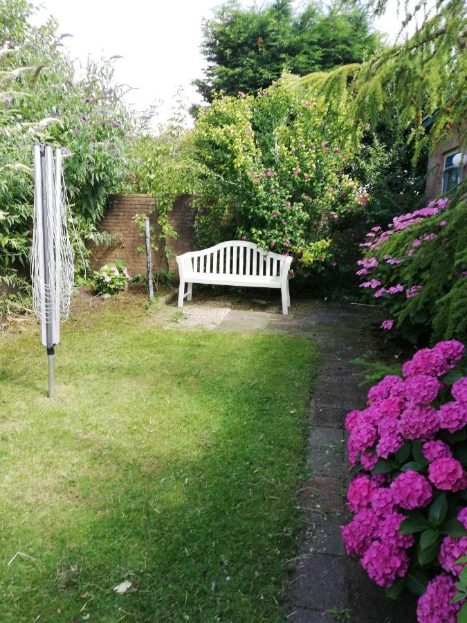Cottage Egmond-Binnen Met Besloten Tuin Екстериор снимка