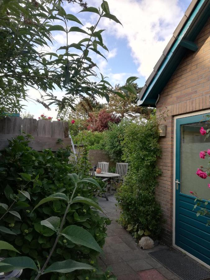 Cottage Egmond-Binnen Met Besloten Tuin Екстериор снимка